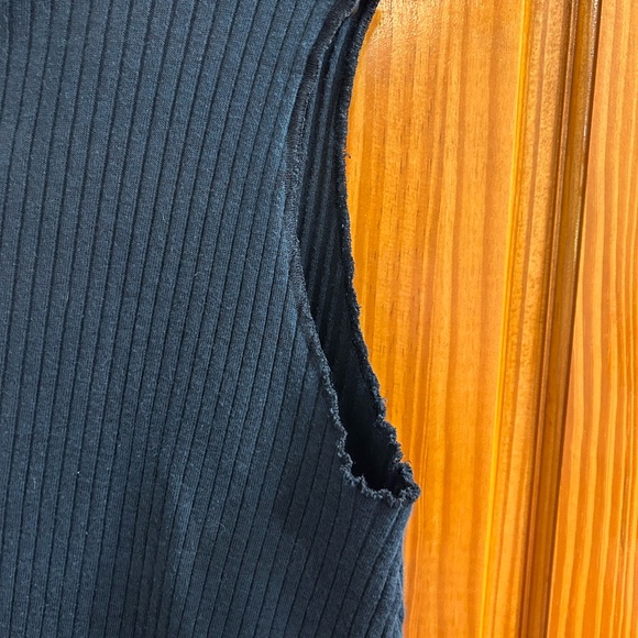 2blu top - Picture 3 of 3